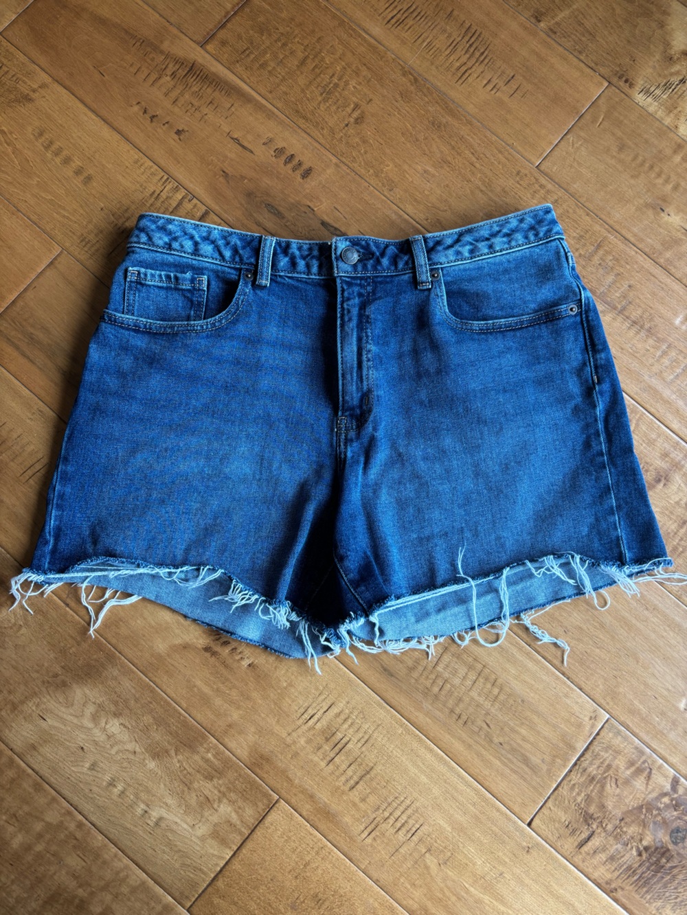 Amazon Essentials Women’s Low-Stretch Medium-Rise Denim Shorts